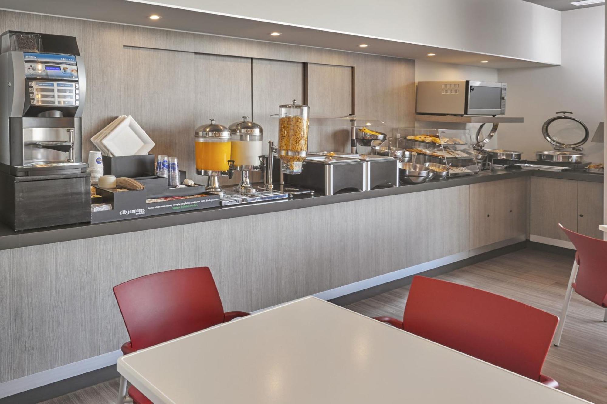City Express Junior By Marriott Puebla Finsa Exterior photo